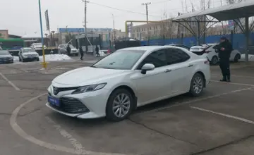 Toyota Camry 2019 года за 14 500 000 тг. в Алматы фото 1