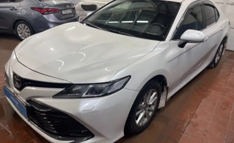 Toyota Camry 2021 года за 13 500 000 тг. в Астана