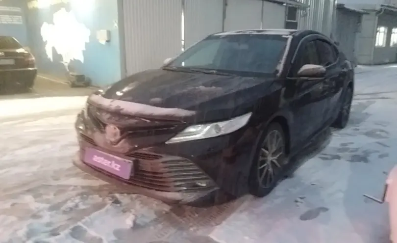 Toyota Camry 2018 года за 15 200 000 тг. в Алматы