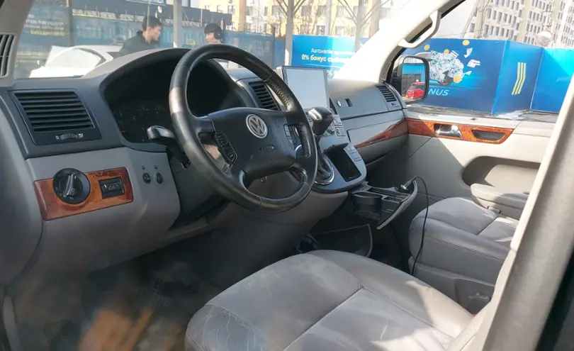 Volkswagen Multivan 2009 года за 10 800 000 тг. в Алматы фото 5