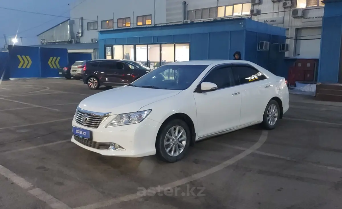 Toyota Camry 2013 года за 10 000 000 тг. в Алматы