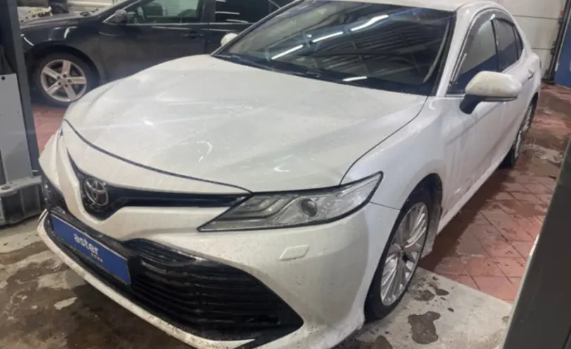 Toyota Camry 2019 года за 14 000 000 тг. в Астана