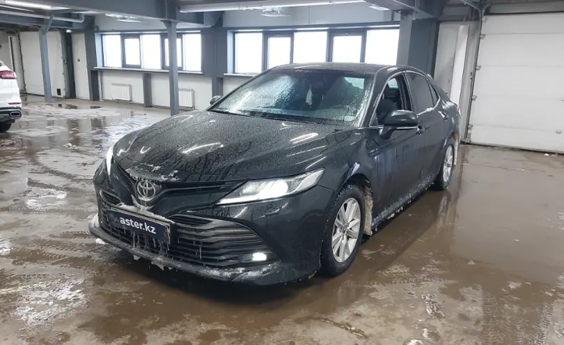 Toyota Camry 2019 года за 14 000 000 тг. в Астана