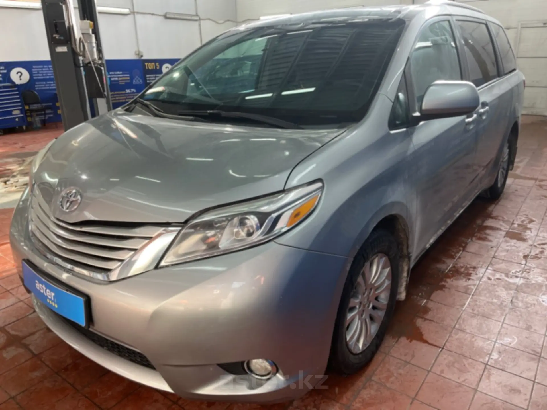 Toyota Sienna 2015