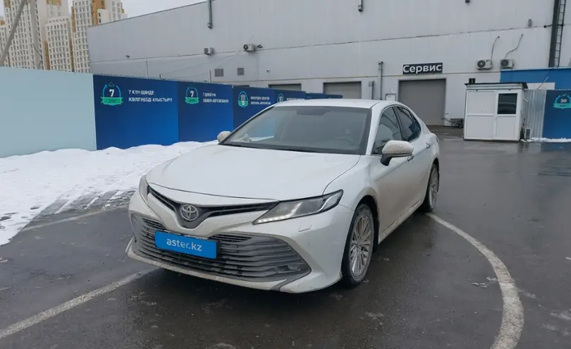 Toyota Camry 2018 года за 12 200 000 тг. в Шымкент