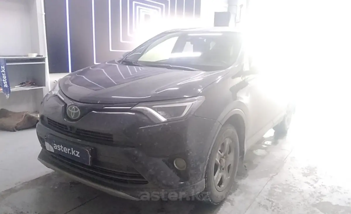 Toyota RAV4 2016 года за 17 400 000 тг. в Павлодар