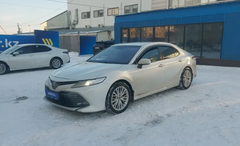 Toyota Camry 2019 года за 15 500 000 тг. в Алматы