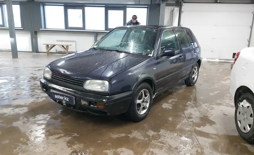 Volkswagen Golf 1995 года за 800 000 тг. в Астана