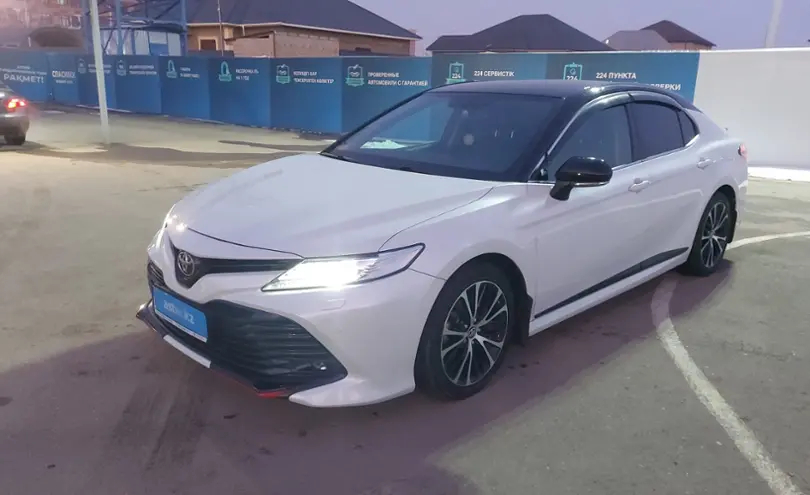 Toyota Camry 2020 года за 13 200 000 тг. в Шымкент