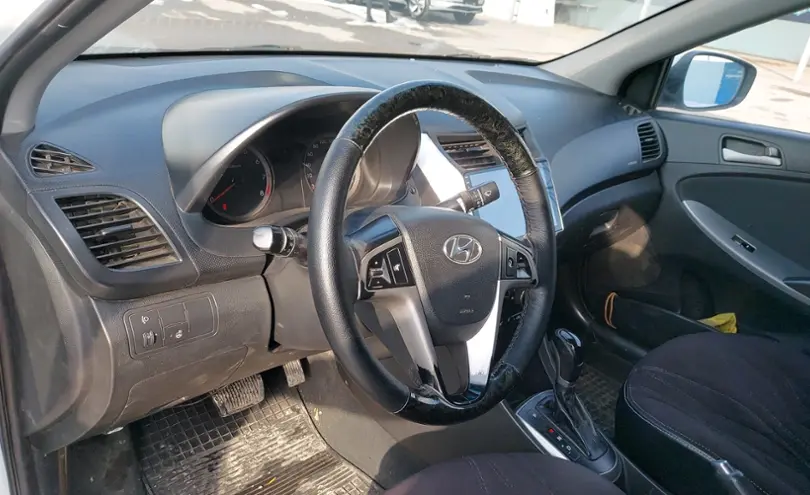 Hyundai Solaris 2015 года за 5 000 000 тг. в Шымкент фото 5