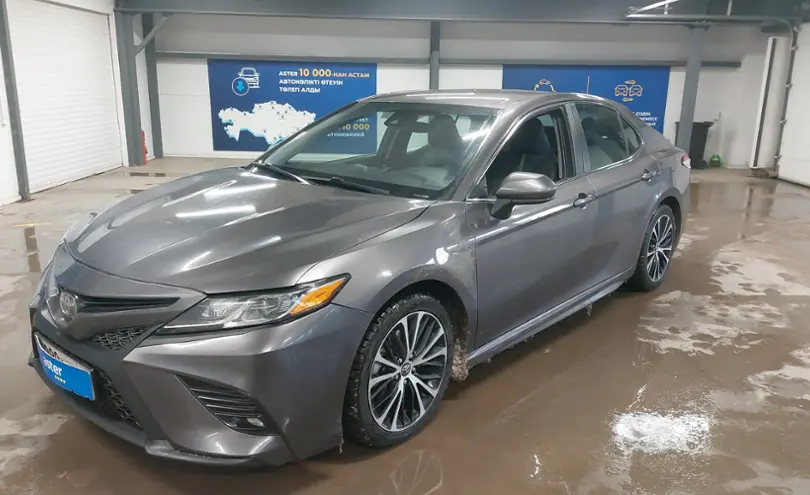 Toyota Camry 2020 года за 14 000 000 тг. в Астана