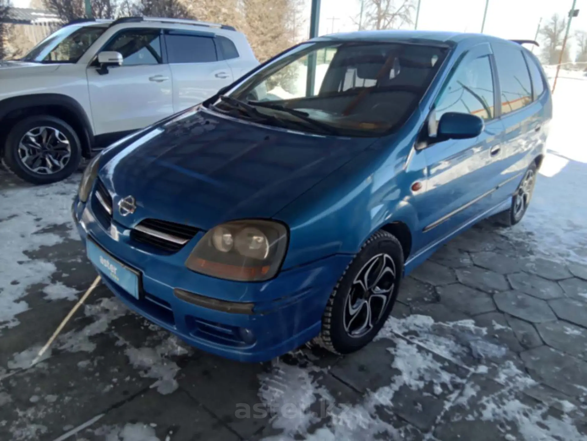 Nissan Almera Tino 2001