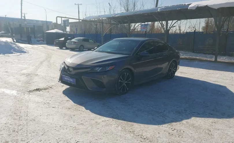 Toyota Camry 2018 года за 10 000 000 тг. в Алматы