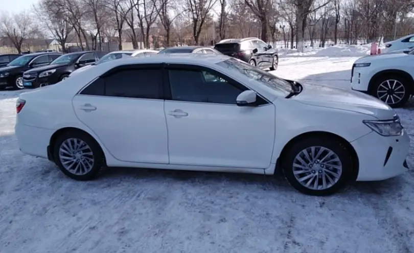 Toyota Camry 2015 года за 10 000 000 тг. в Актобе фото 4