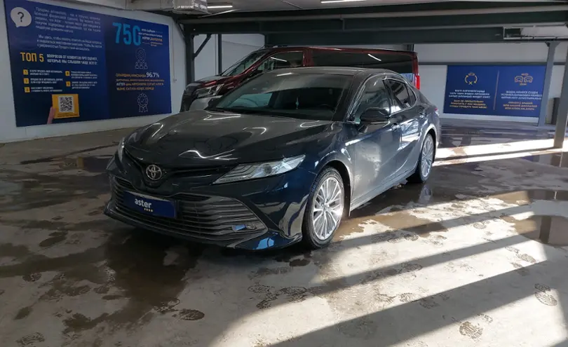 Toyota Camry 2020 года за 16 500 000 тг. в Астана