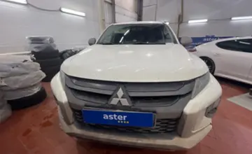 Mitsubishi L200 2022 года за 14 500 000 тг. в Астана фото 2