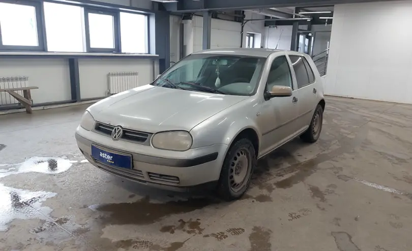 Volkswagen Golf 2000 года за 2 600 000 тг. в Астана