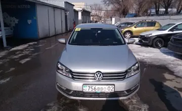 Volkswagen Passat 2014 года за 6 800 000 тг. в Алматы фото 2