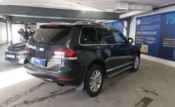 Volkswagen Touareg 2007 года за 6 500 000 тг. в Астана фото 3