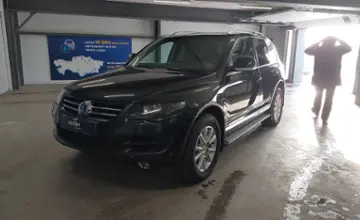 Volkswagen Touareg 2007 года за 6 500 000 тг. в Астана фото 1