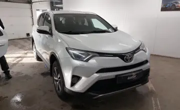 Toyota RAV4 2018 года за 13 500 000 тг. в Астана фото 2