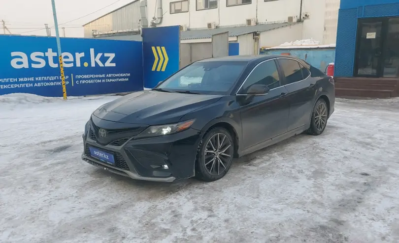 Toyota Camry 2021 года за 13 000 000 тг. в Алматы