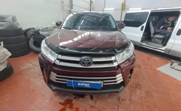 Toyota Highlander 2019 года за 16 500 000 тг. в Астана фото 2