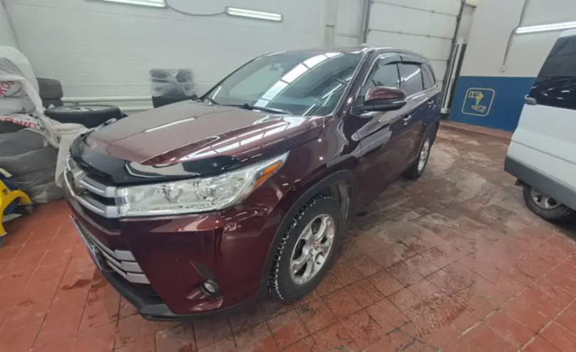 Toyota Highlander 2019 года за 16 500 000 тг. в Астана