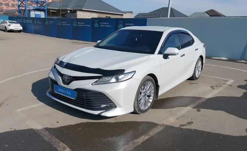 Toyota Camry 2019 года за 14 000 000 тг. в Шымкент