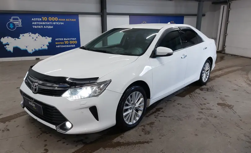 Toyota Camry 2015 года за 10 500 000 тг. в Астана