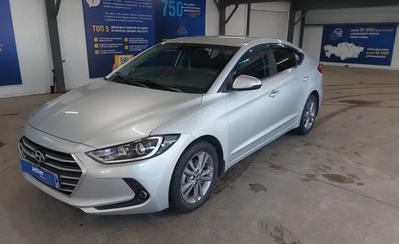 Hyundai Elantra 2018 года за 8 000 000 тг. в Астана