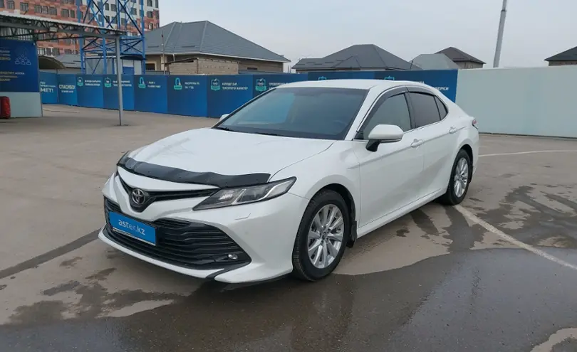 Toyota Camry 2019 года за 13 500 000 тг. в Шымкент