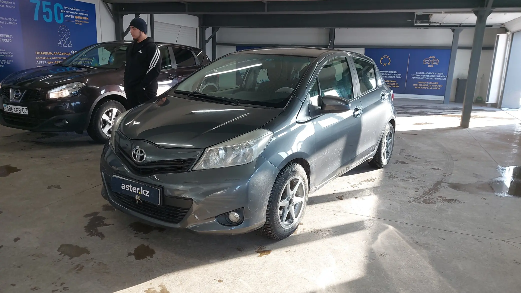 Toyota Yaris 2012