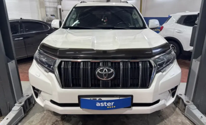 Toyota Land Cruiser Prado 2018 года за 22 500 000 тг. в Астана фото 2