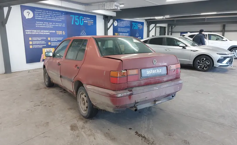 Volkswagen Vento 1994 года за 500 000 тг. в Астана фото 4
