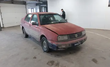 Volkswagen Vento 1994 года за 500 000 тг. в Астана фото 2