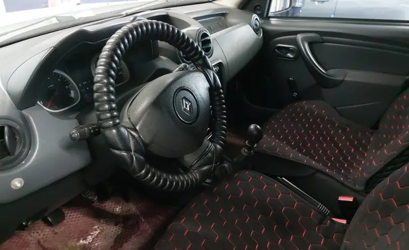 Renault Duster 2013 года за 4 500 000 тг. в Астана фото 5