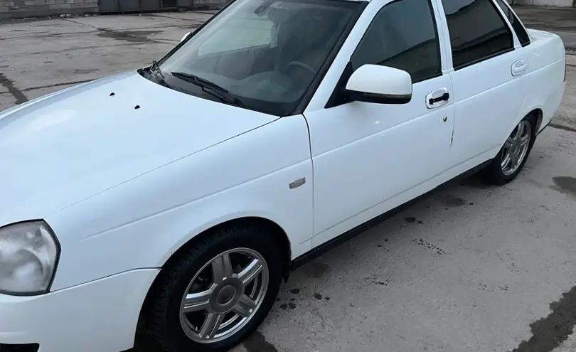 LADA (ВАЗ) Priora 2013 года за 2 000 000 тг. в Тараз