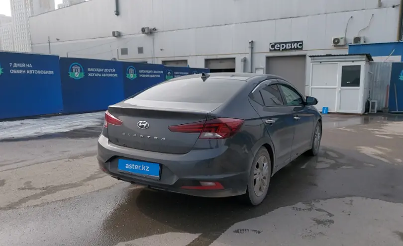 Hyundai Elantra 2019 года за 8 700 000 тг. в Шымкент фото 3