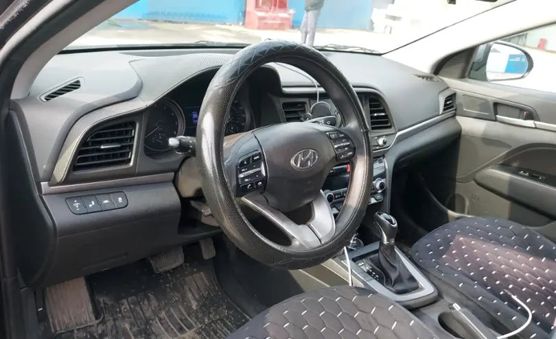 Hyundai Elantra 2019 года за 8 700 000 тг. в Шымкент фото 5