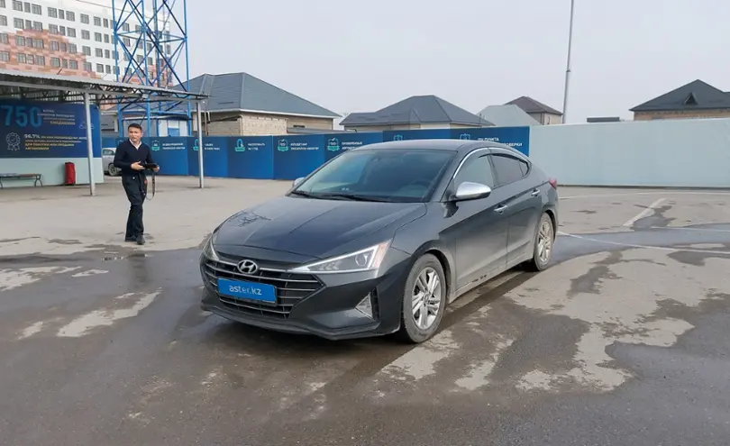 Hyundai Elantra 2019 года за 8 700 000 тг. в Шымкент