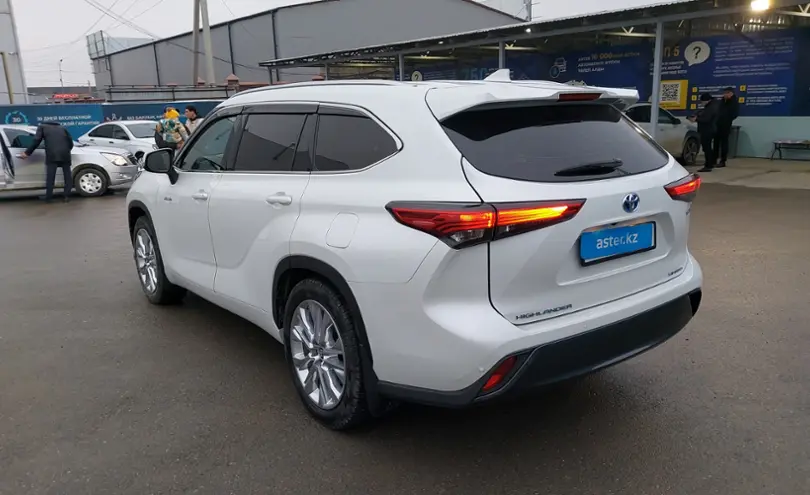 Toyota Highlander 2022 года за 21 000 000 тг. в Шымкент фото 4