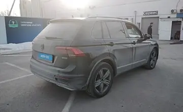 Volkswagen Tiguan 2018 года за 10 000 000 тг. в Шымкент