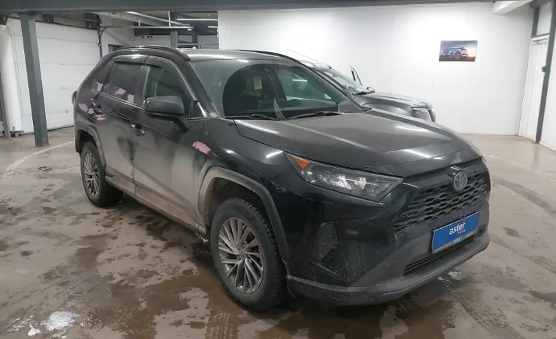 Toyota RAV4 2020 года за 11 500 000 тг. в Астана фото 2