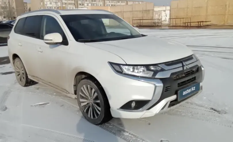 Mitsubishi Outlander 2022 года за 11 800 000 тг. в Актау фото 3