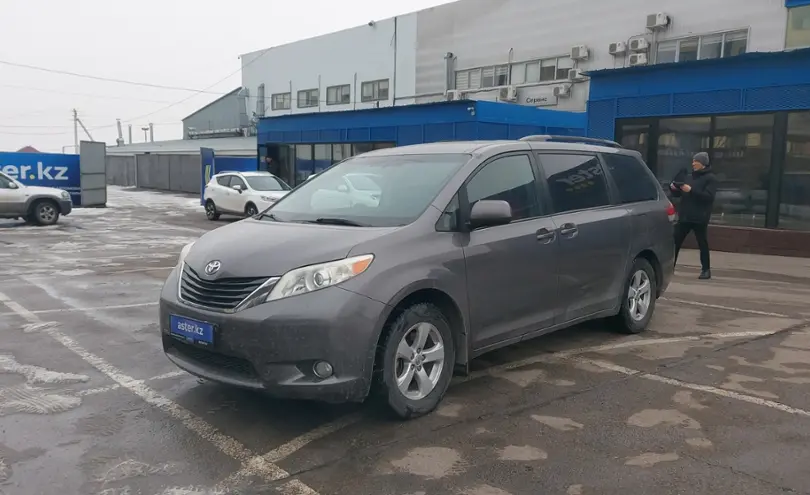 Toyota Sienna 2015 года за 13 500 000 тг. в Алматы