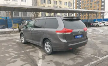 Toyota Sienna 2015 года за 13 500 000 тг. в Алматы фото 4