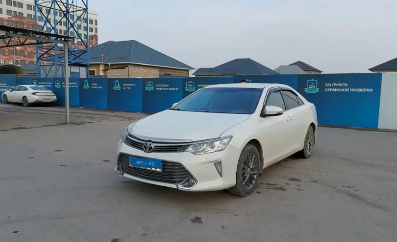 Toyota Camry 2016 года за 10 500 000 тг. в Шымкент