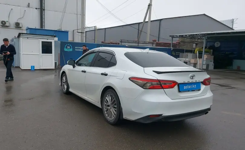Toyota Camry 2018 года за 12 500 000 тг. в Шымкент фото 4