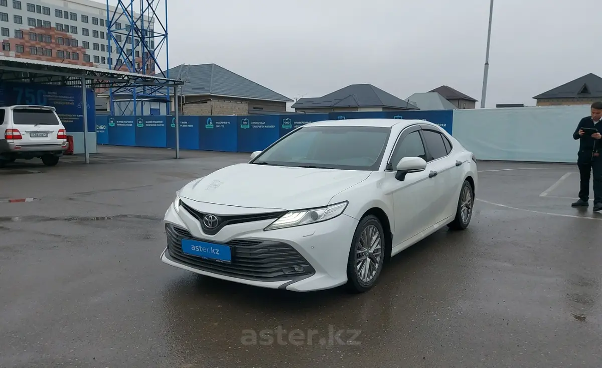 Toyota Camry 2018 года за 12 500 000 тг. в Шымкент